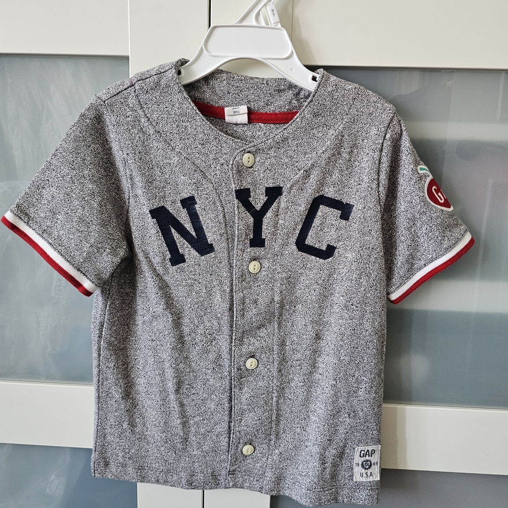 GAP Kids Gray NYC Baseball Shirt 5 YRS